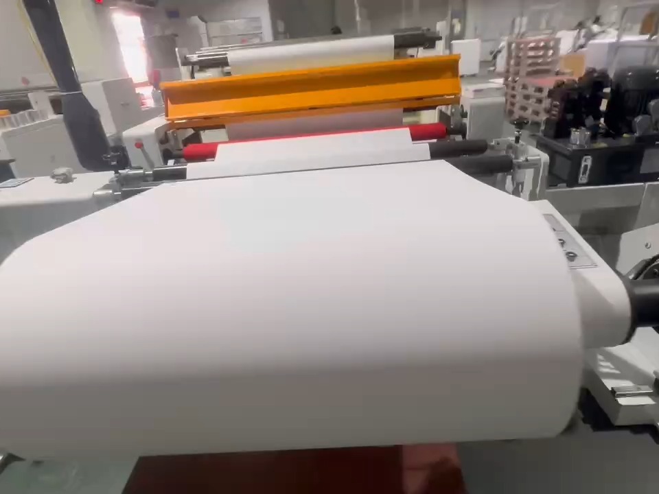 HKS-A4系列不干膠橫縱切機(jī)