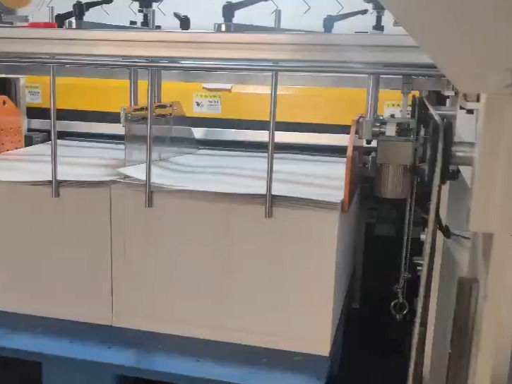 HKZ自動整機(jī)橫切機(jī)（不干膠切紙機(jī)）